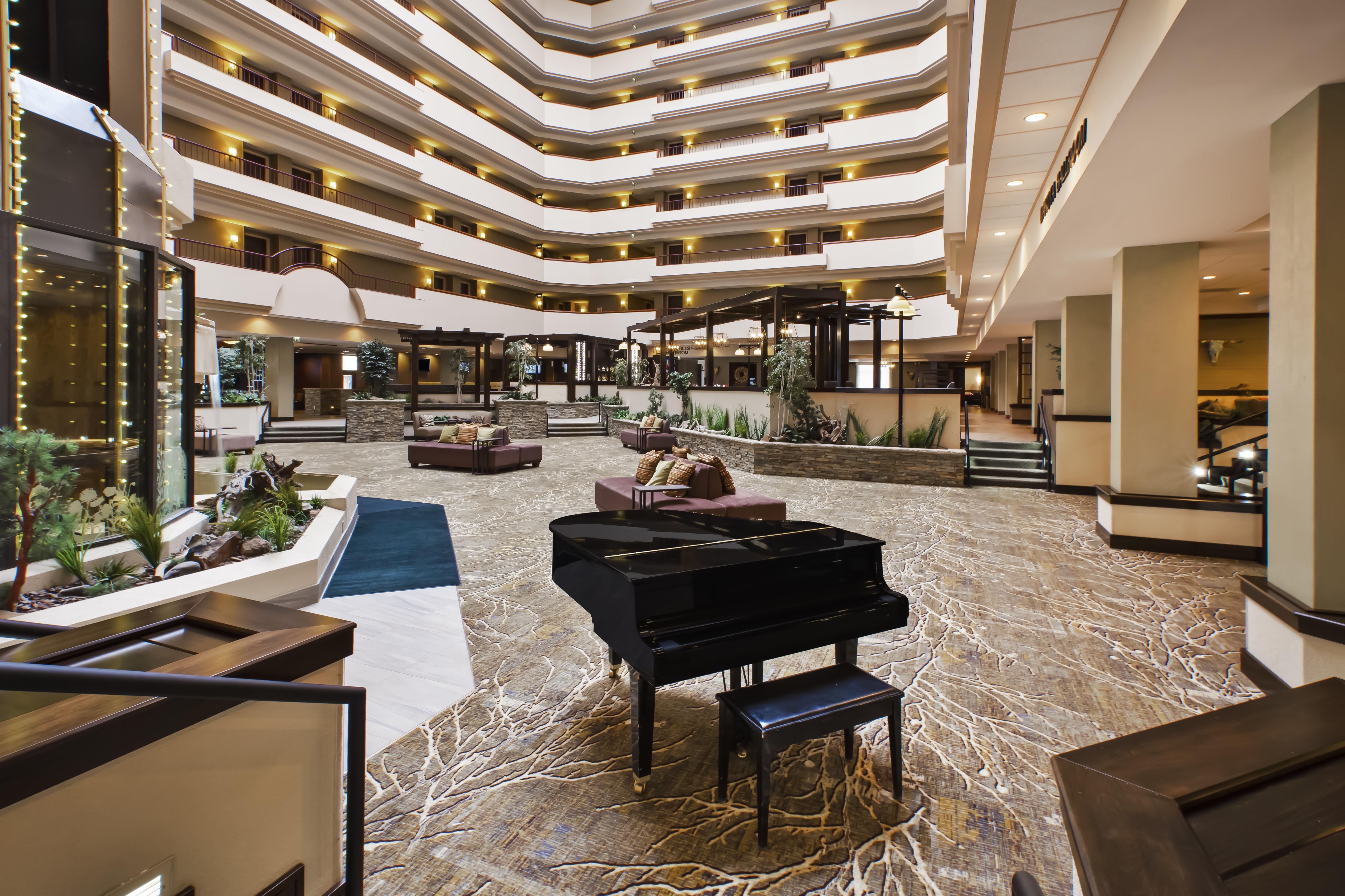 Doubletree By Hilton Rapid City Downtown Convention Center Exteriör bild