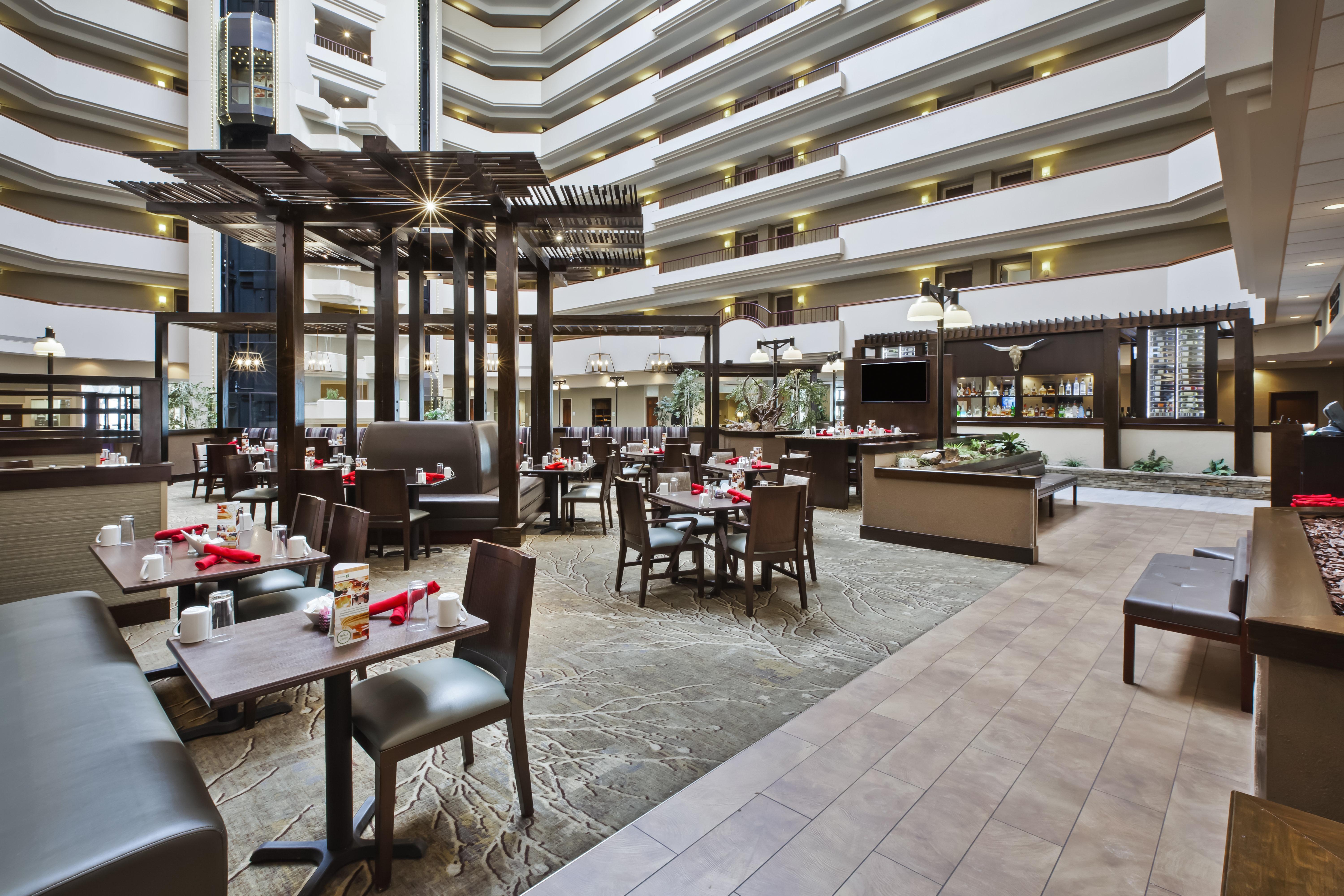 Doubletree By Hilton Rapid City Downtown Convention Center Exteriör bild